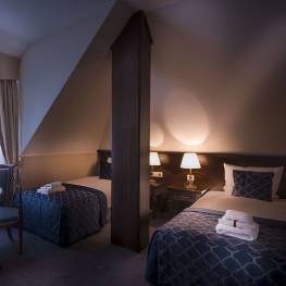 Hotel Wieliczka huoneet huoneistot ravintola konferenssit virkistys Puolassa