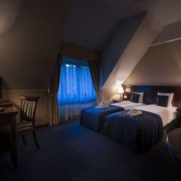 Hotel Wieliczka huoneet huoneistot ravintola konferenssit virkistys Puolassa